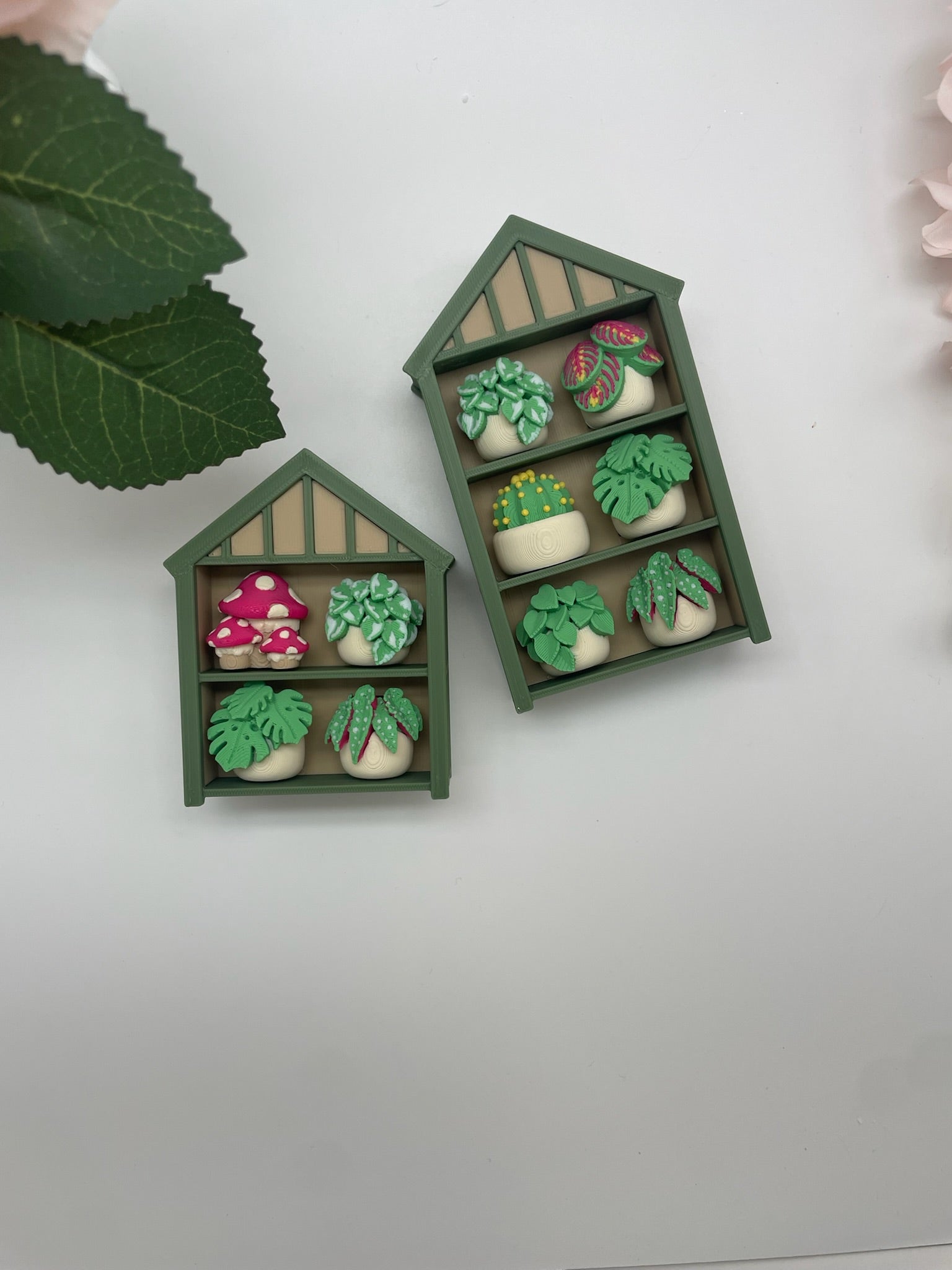 Greenhouse Plant Clicker Green/Tan