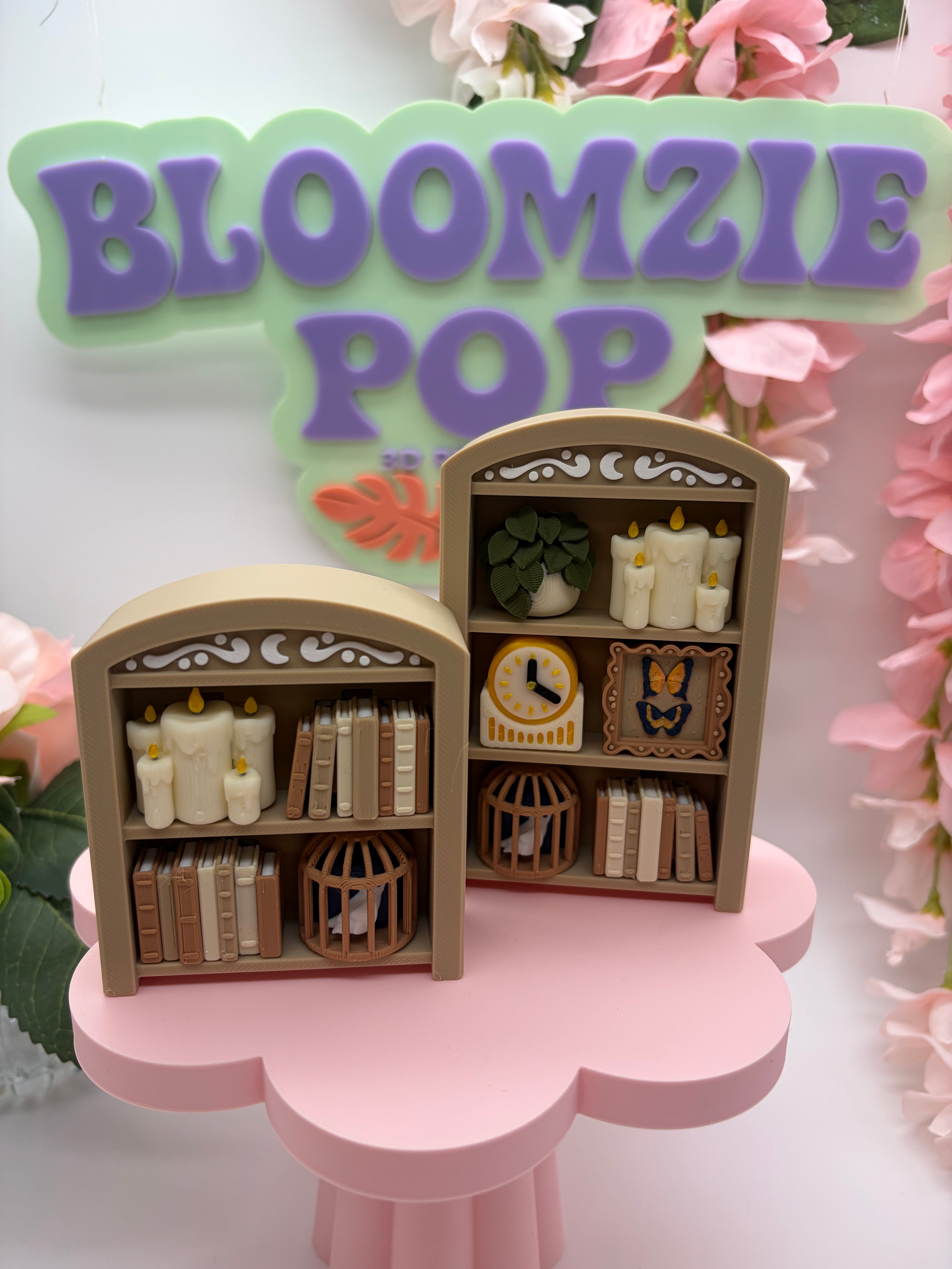 Bookshelf Arched Tan Clicker