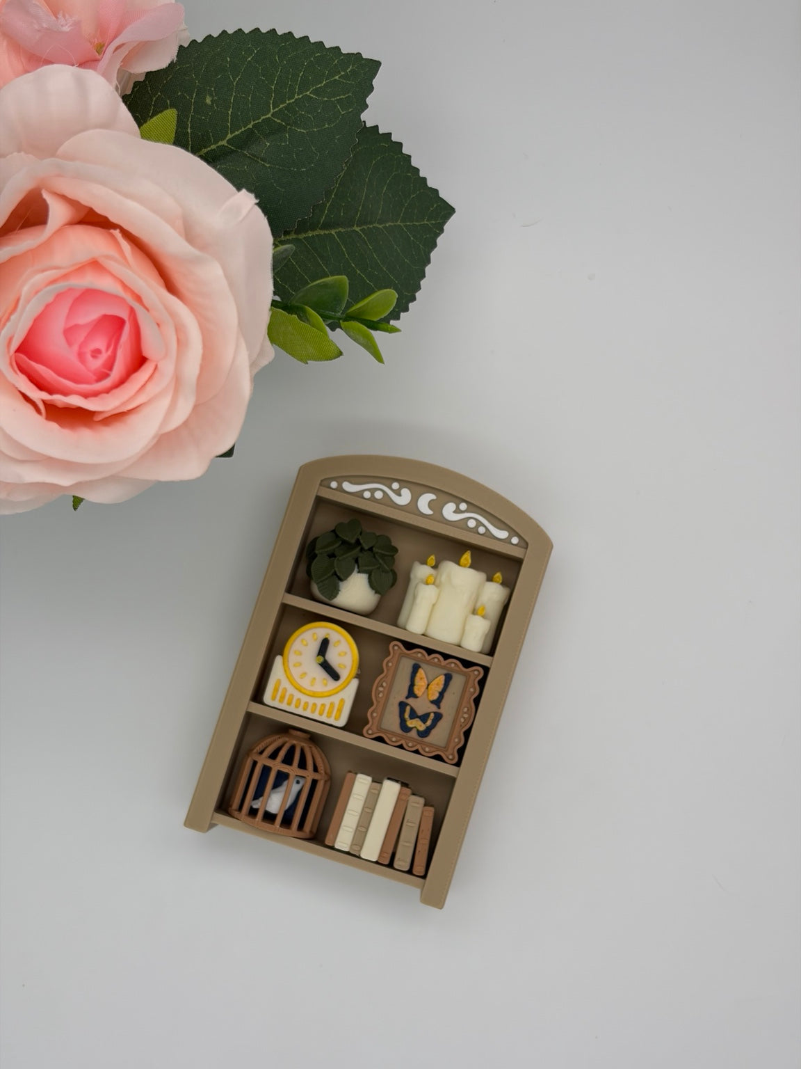 Bookshelf Arched Tan Clicker