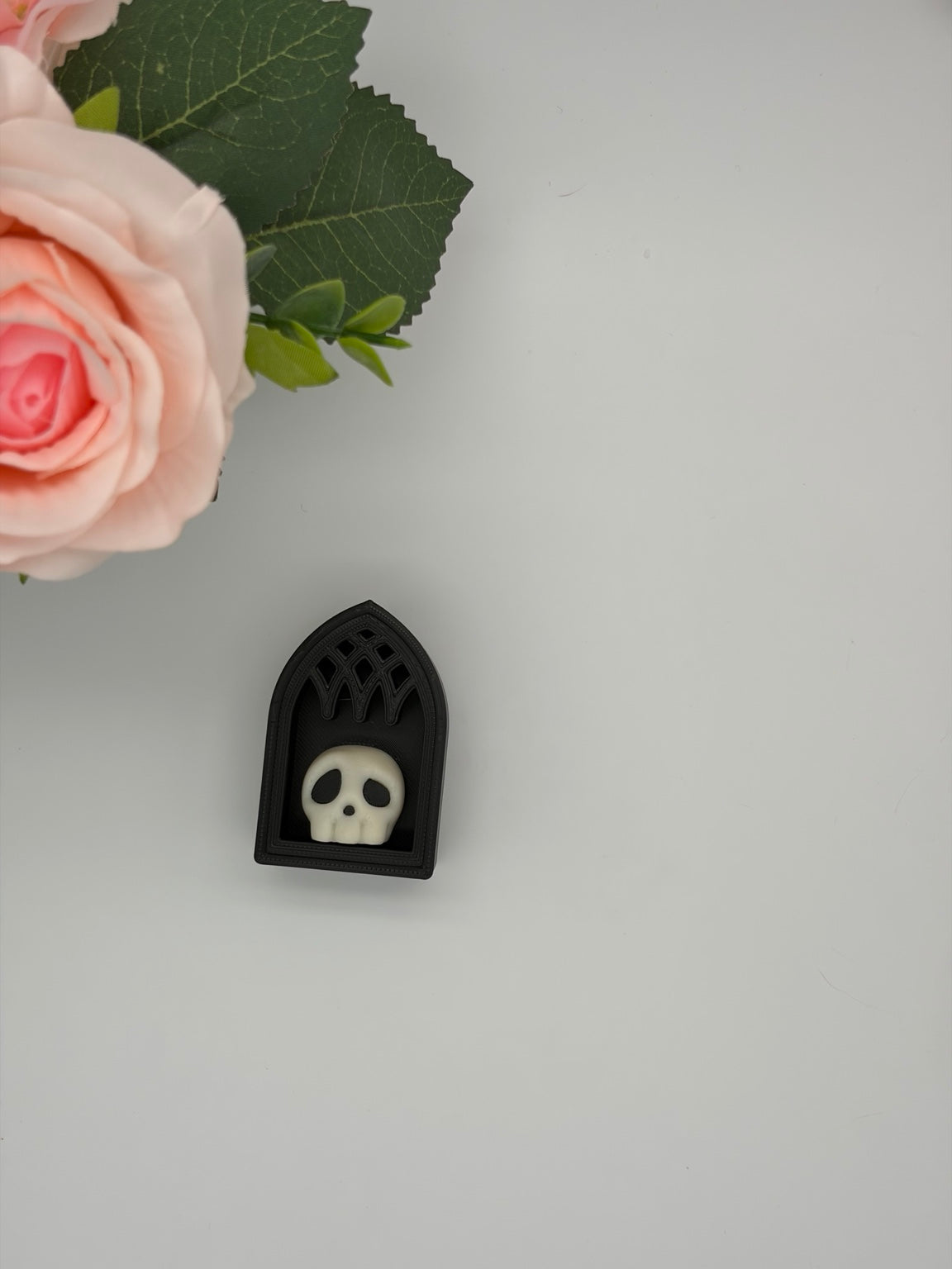 Gothic Bookshelf Clicker Lattice Arch