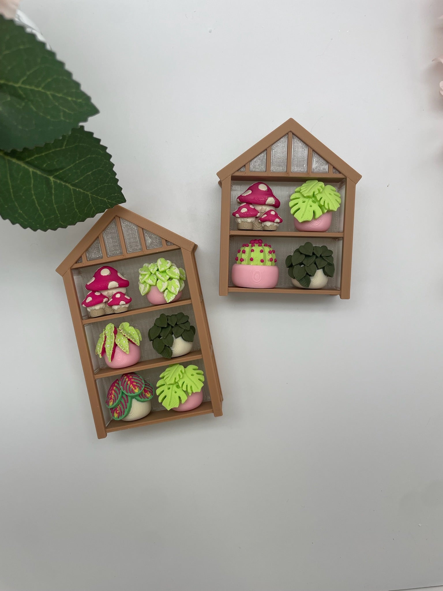 Greenhouse Plant Clicker Tan/Clear